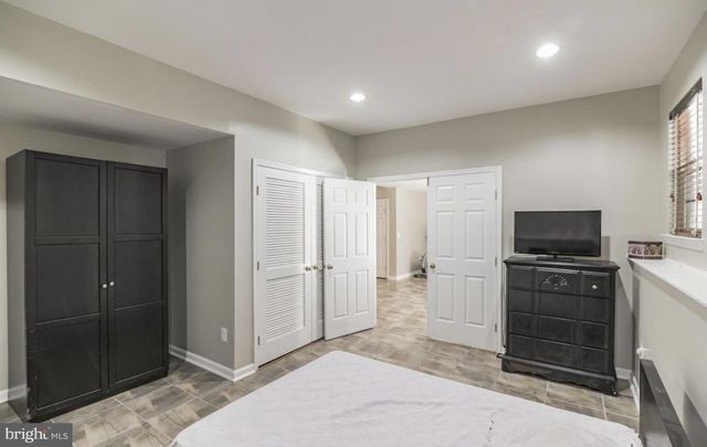 7011 STONE INLET DR, Fort Belvoir, VA 22060