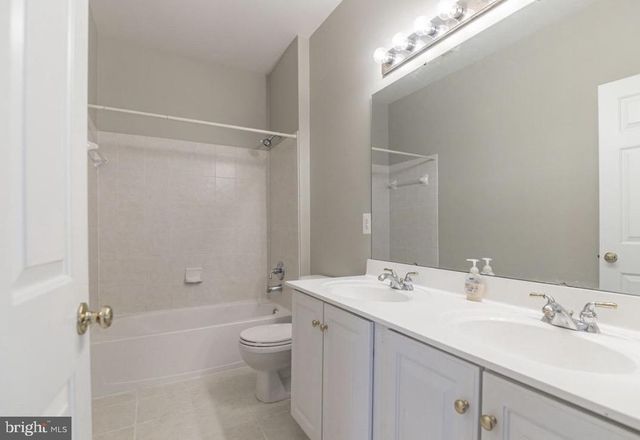 7011 STONE INLET DR, Fort Belvoir, VA 22060