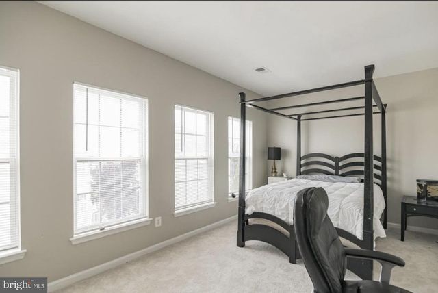 7011 STONE INLET DR, Fort Belvoir, VA 22060