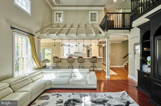 5765 VALLEY STREAM DR, Doylestown, PA 18902