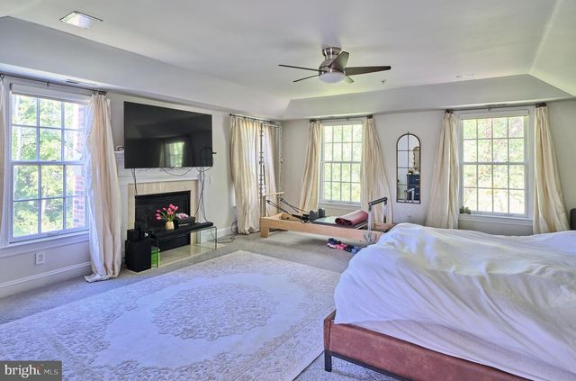 5765 VALLEY STREAM DR, Doylestown, PA 18902