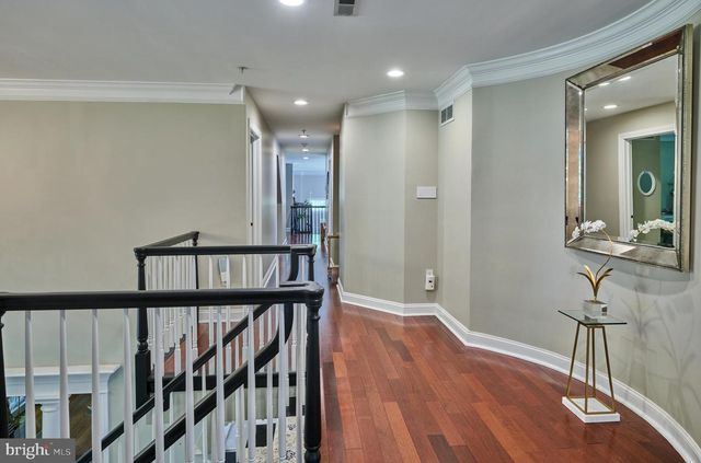 5765 VALLEY STREAM DR, Doylestown, PA 18902