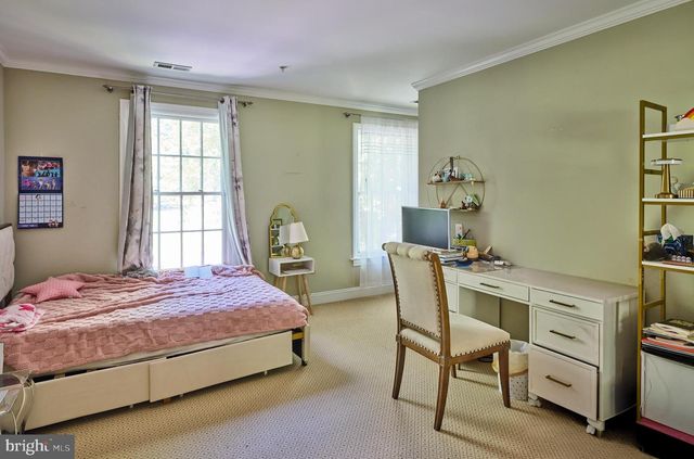 5765 VALLEY STREAM DR, Doylestown, PA 18902
