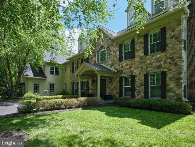 5765 VALLEY STREAM DR, Doylestown, PA 18902