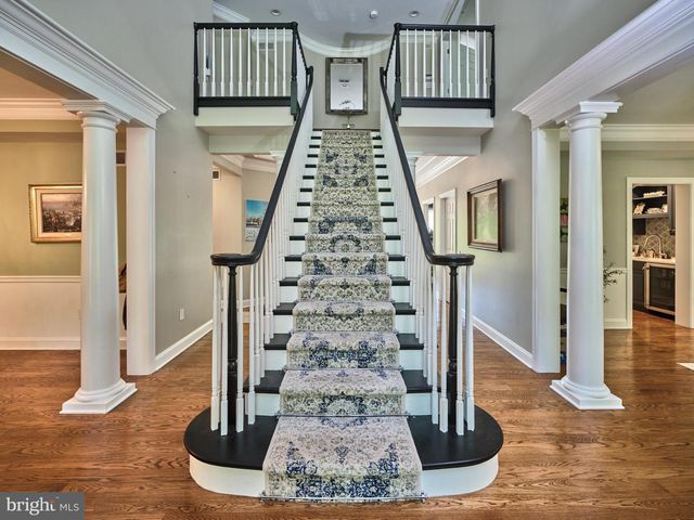 5765 VALLEY STREAM DR, Doylestown, PA 18902