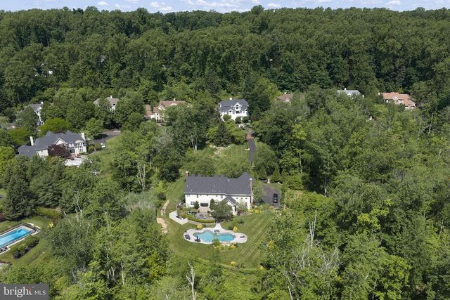 5765 VALLEY STREAM DR, Doylestown, PA 18902