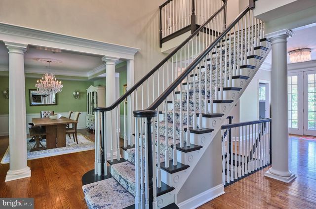 5765 VALLEY STREAM DR, Doylestown, PA 18902