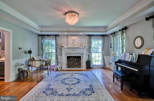 5765 VALLEY STREAM DR, Doylestown, PA 18902