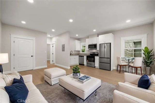 1822 E 2nd 6, Long Beach, CA 90802