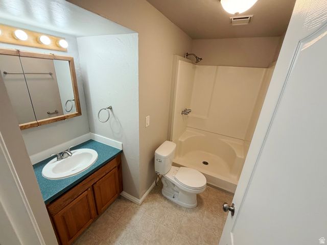 3043 W GREEN ACRE DR, West Jordan, UT 84088