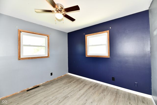 129 E McKenzie Road, Greenfield, IN 46140