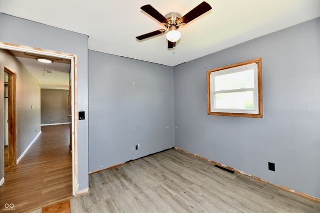 129 E McKenzie Road, Greenfield, IN 46140