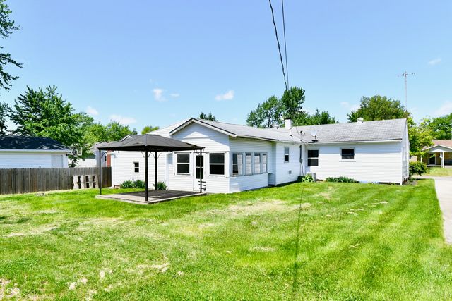129 E McKenzie Road, Greenfield, IN 46140