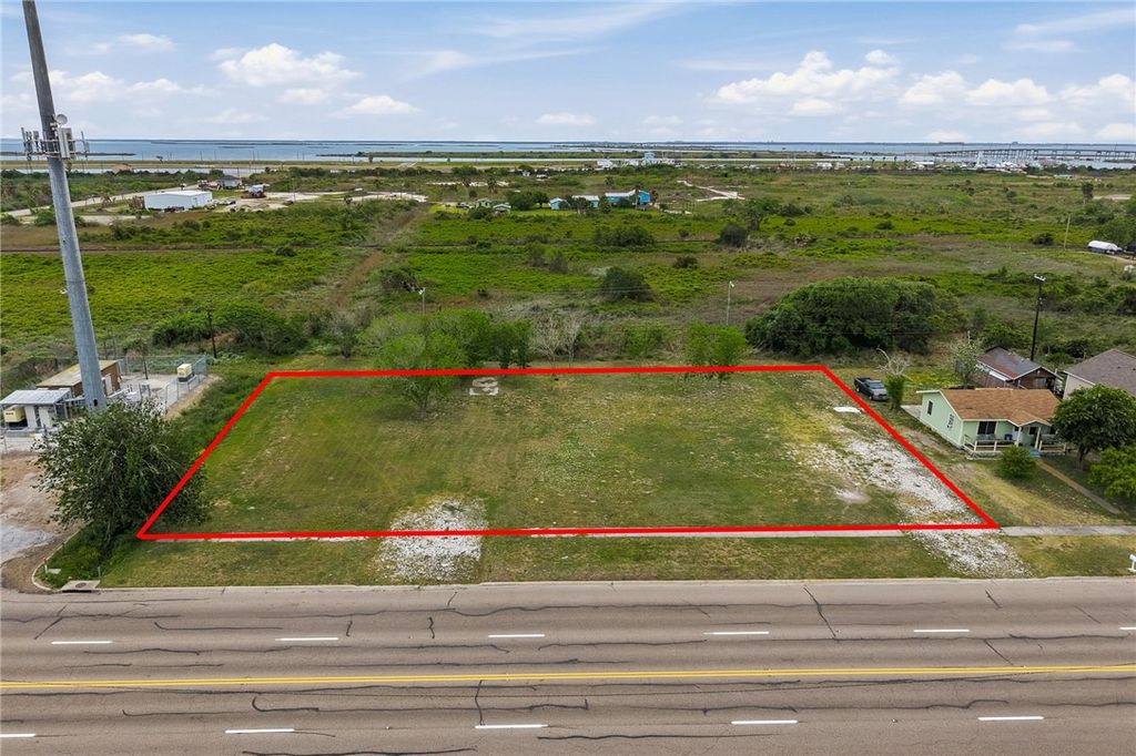 351 N Commercial St, Aransas Pass, TX 78336 — photo 2