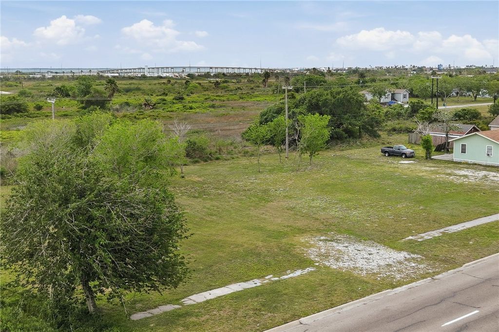 351 N Commercial St, Aransas Pass, TX 78336 — photo 3