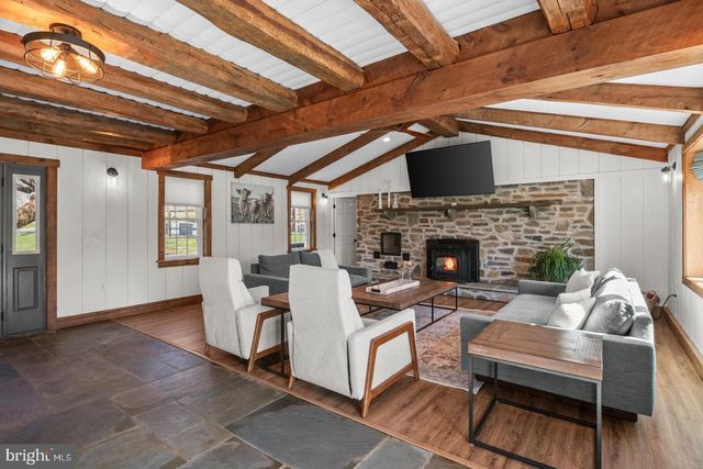 566 SCENIC DR, Bernville, PA 19506