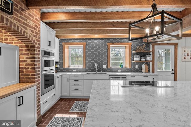 566 SCENIC DR, Bernville, PA 19506