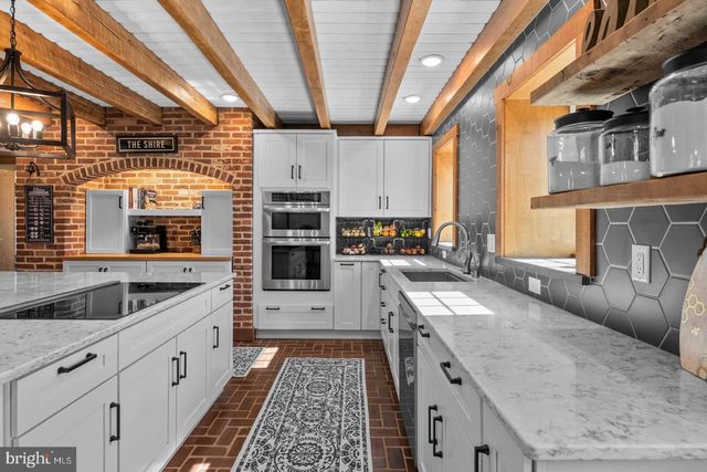 566 SCENIC DR, Bernville, PA 19506
