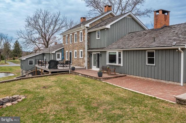 566 SCENIC DR, Bernville, PA 19506