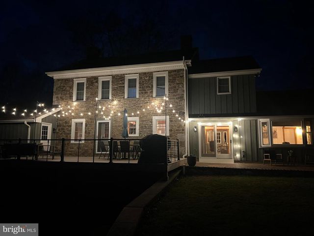 566 SCENIC DR, Bernville, PA 19506