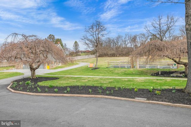 566 SCENIC DR, Bernville, PA 19506