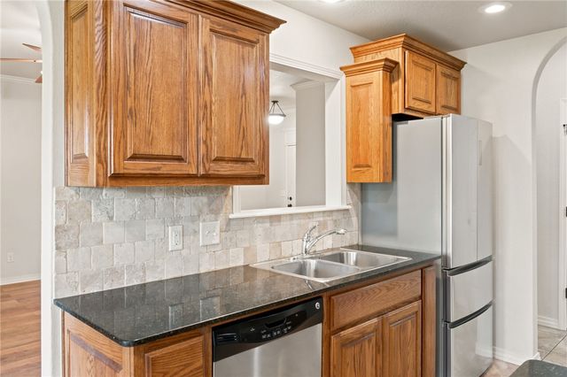 801 E Marietta Court, Rogers, AR 72758