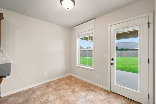 801 E Marietta Court, Rogers, AR 72758