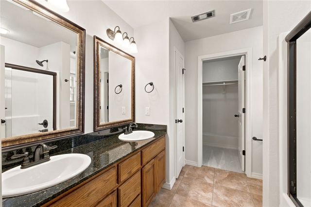 801 E Marietta Court, Rogers, AR 72758