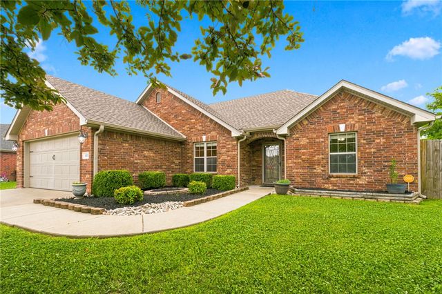 801 E Marietta Court, Rogers, AR 72758