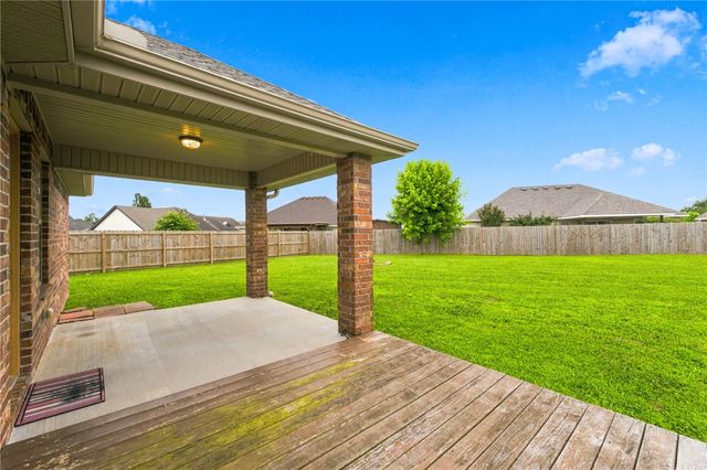 801 E Marietta Court, Rogers, AR 72758