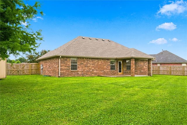 801 E Marietta Court, Rogers, AR 72758