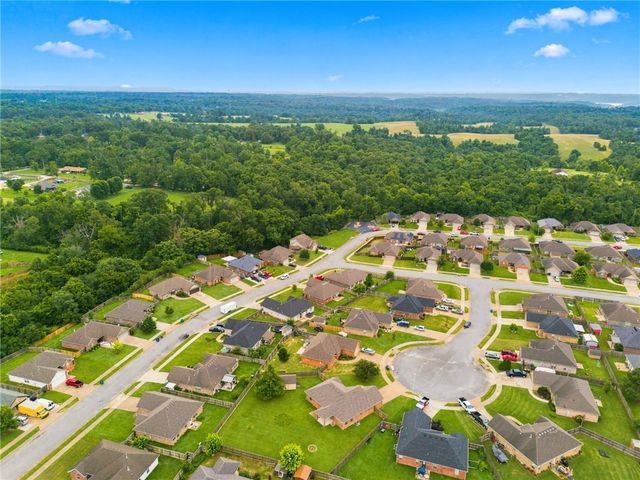 801 E Marietta Court, Rogers, AR 72758