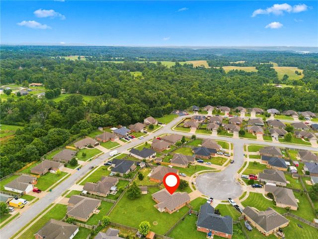 801 E Marietta Court, Rogers, AR 72758
