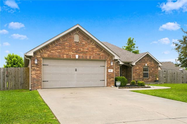 801 E Marietta Court, Rogers, AR 72758