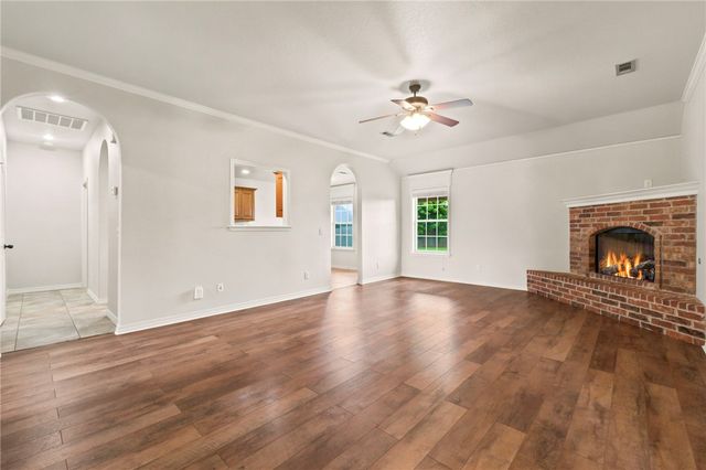 801 E Marietta Court, Rogers, AR 72758