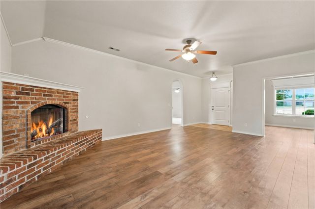 801 E Marietta Court, Rogers, AR 72758