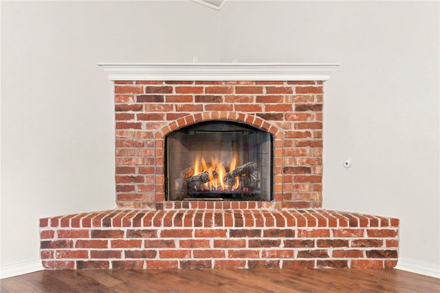 801 E Marietta Court, Rogers, AR 72758