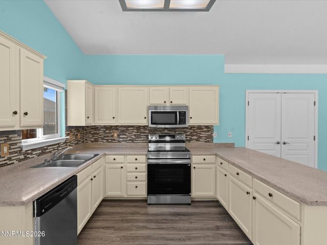 158 Rosecrest Drive, Fernley, NV 89408