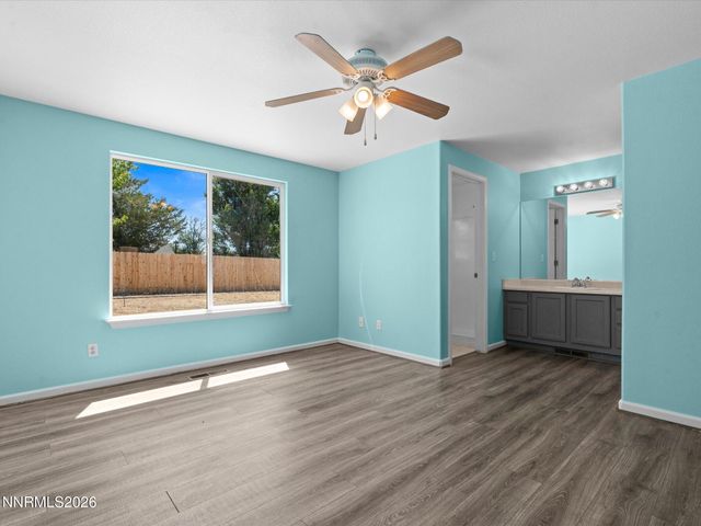 158 Rosecrest Drive, Fernley, NV 89408
