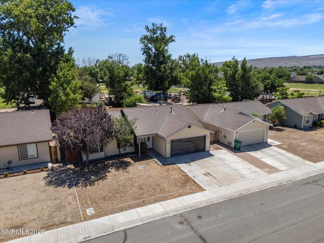 158 Rosecrest Drive, Fernley, NV 89408