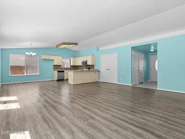158 Rosecrest Drive, Fernley, NV 89408