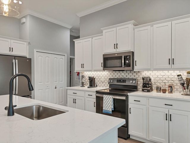 10461 EUSTON AVENUE, Englewood, FL 34224