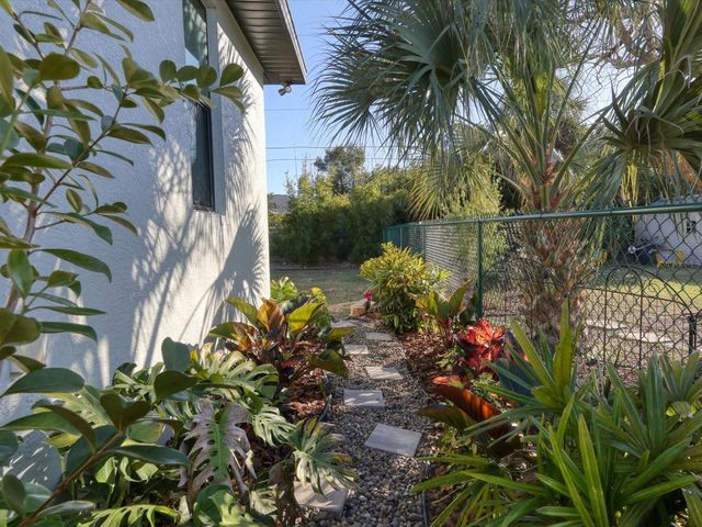 10461 EUSTON AVENUE, Englewood, FL 34224