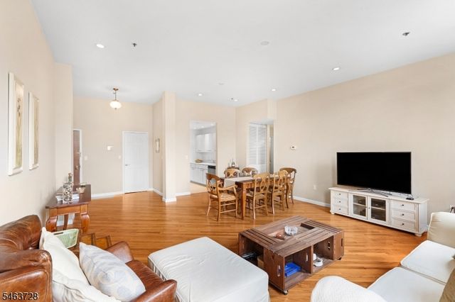 220 Main St 203, Little Falls Twp., NJ 07424