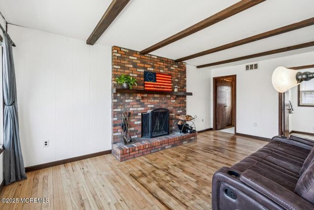 411 Pacific Avenue, Beachwood, NJ 08722