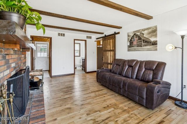 411 Pacific Avenue, Beachwood, NJ 08722