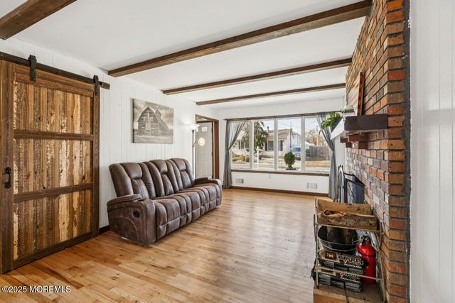 411 Pacific Avenue, Beachwood, NJ 08722