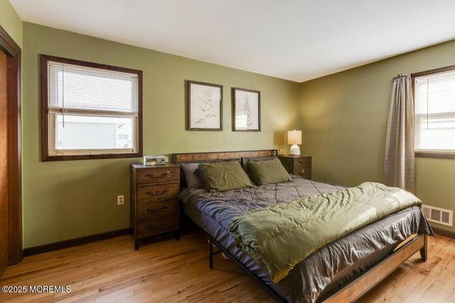 411 Pacific Avenue, Beachwood, NJ 08722