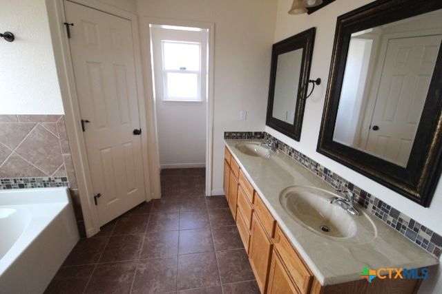 3517 Settlement Road, Copperas Cove, TX 76522