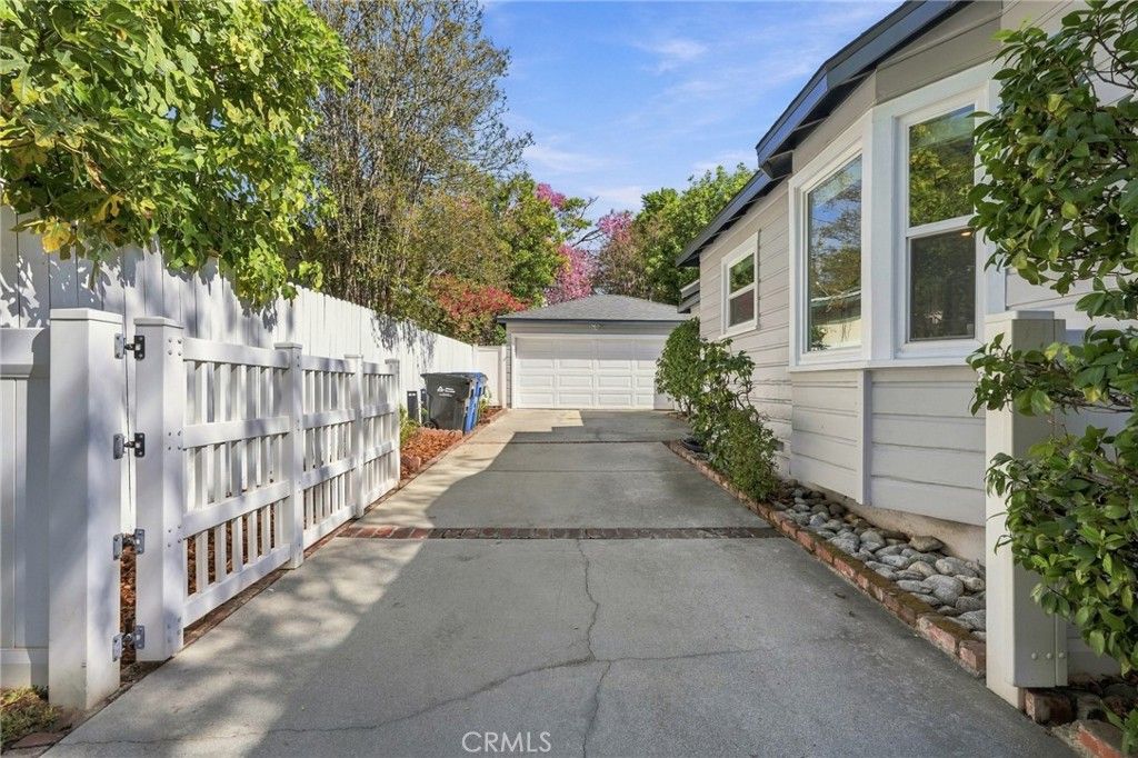 212 N Canyon Boulevard, Monrovia, CA 91016 — photo 5